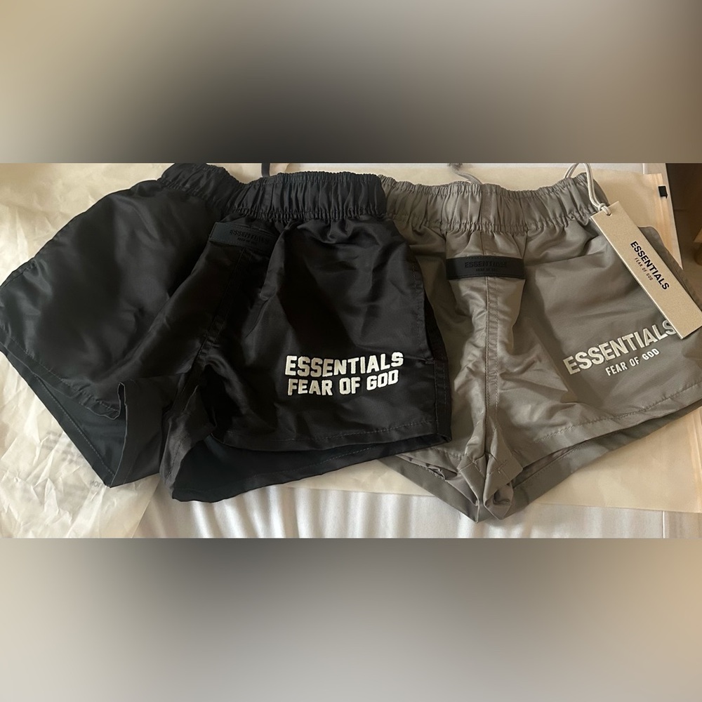 Essential fear of god kids running shorts